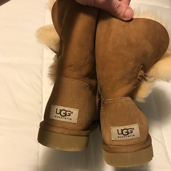 Short Tan Ugg Boots - Picture 4 of 4